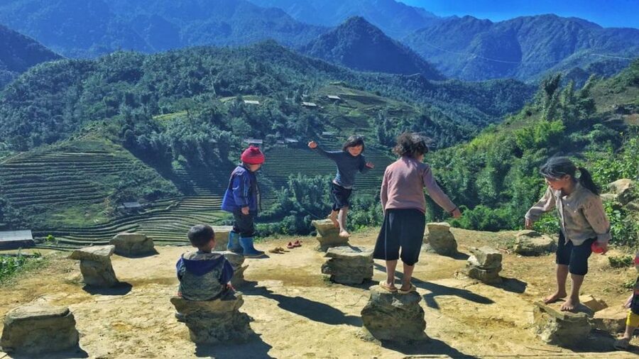 From Hanoi: Sapa 3-Day Medium Trek and Limousine Trip - Day one: the long road from Hanoi to Sin Chai