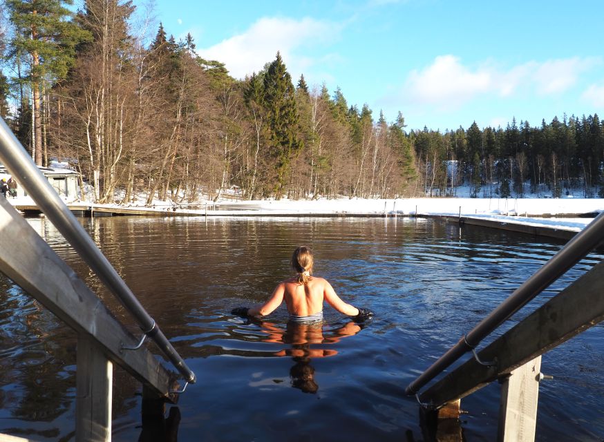 From Helsinki: Hike and Sauna in Sipoonkorpi National Park - Walking the 6-kilometer route in Sipoonkorpi