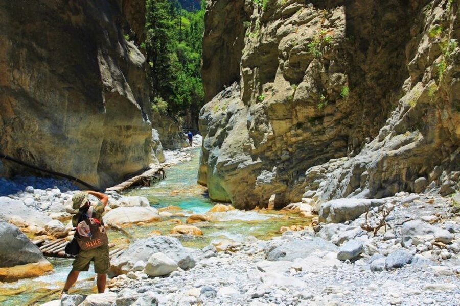 From Heraklion: Samaria Gorge & Agia Roumeli Hiking Day Trip - The early pickup and the long road west
