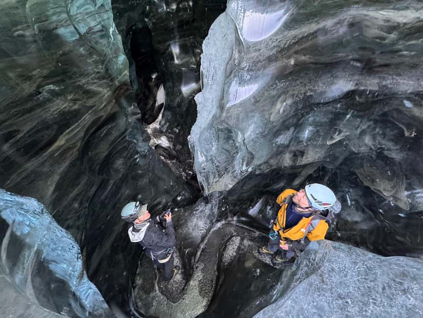 From Jökulsárlón: Vatnajökull Easy Level Glacier Hike - What to wear and carry