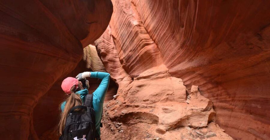 From Kanab: 3-Hour Peek-a-Boo Slot Canyon Hiking/Photo Tour - Why this short canyon tour works