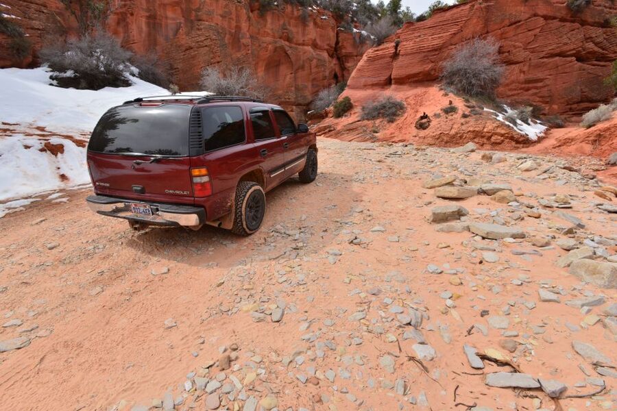 From Kanab: 3-Hour Peek-a-Boo Slot Canyon Hiking/Photo Tour - The 40-minute ride from Kanab