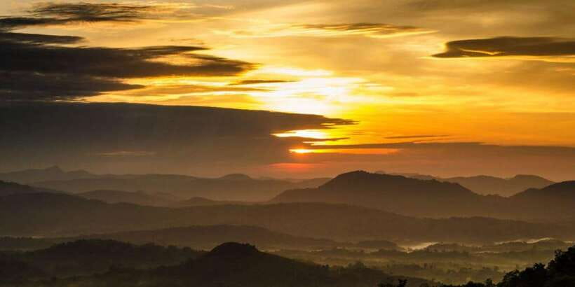 From Kandy: All Inclusive Adams Peak Epic Guided Hike - Meeting your guide at Nallatanniya around 12:30 am