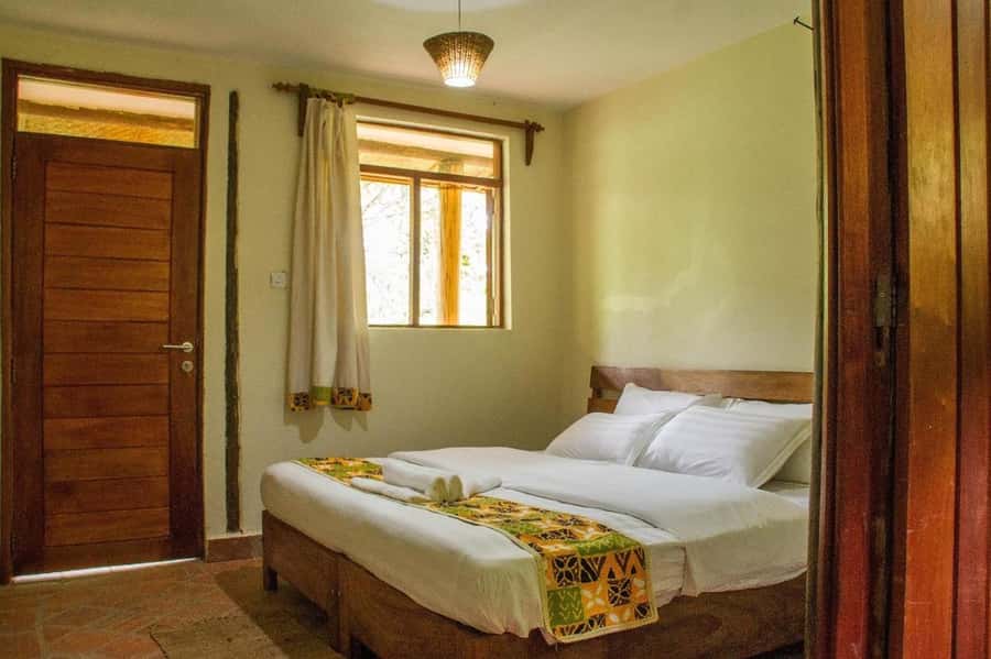 From Kigali: 2-Day Gorilla Trek: Bwindi Nat Park - The early start and park formalities