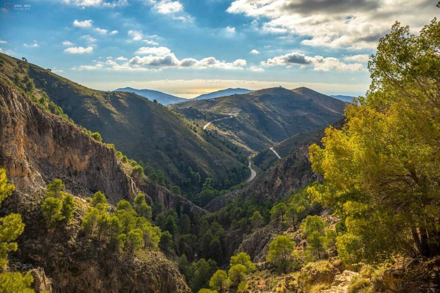 From Málaga: El Saltillo Gorge and White Village Hiking Tour - Meeting in central Málaga and riding to the hills