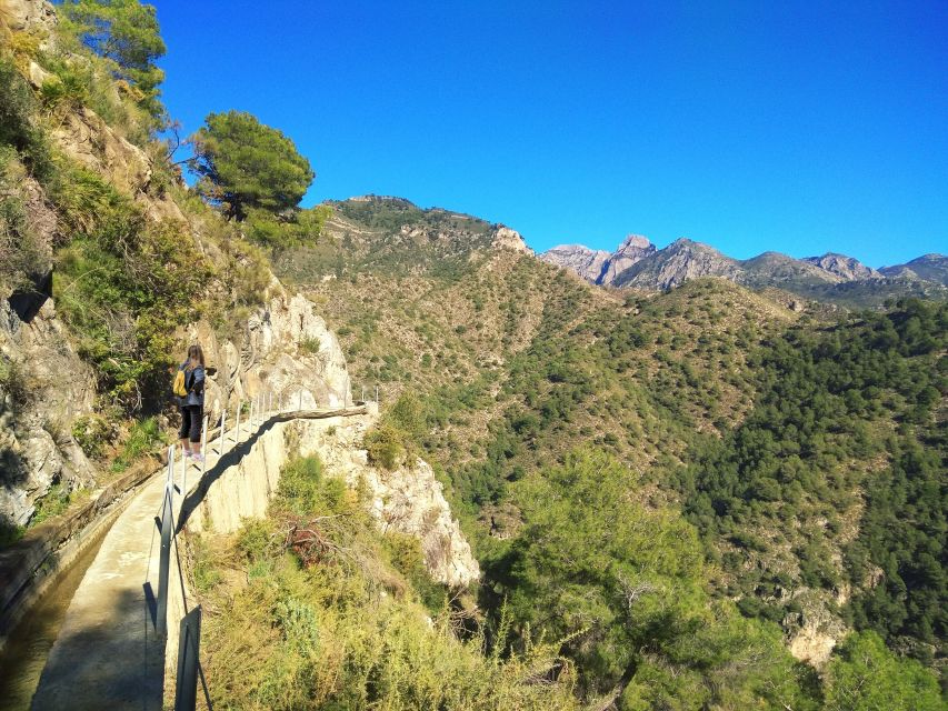 From Málaga: Frigiliana Hiking Tour with Wine & Appetizers - Exploring Frigiliana after the trail