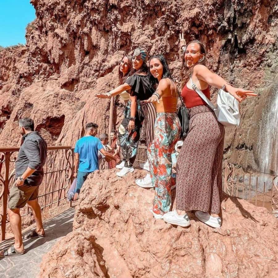 From Marrakech: Ouzoud Waterfalls Guided hike & boat Ride - Orange juice, trails, and the lower pool