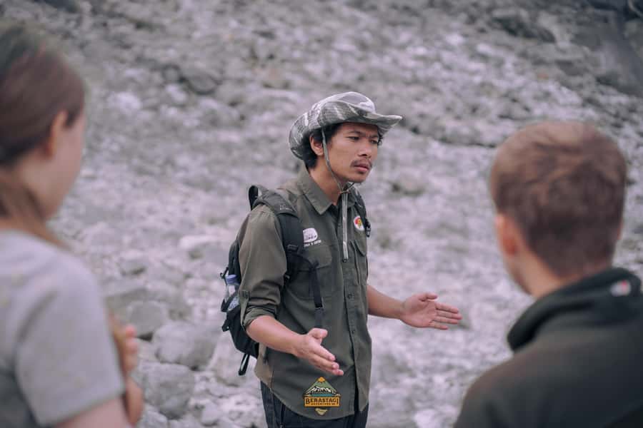 From Medan: Mount Sibayak Sunrise Hike & Natural Hot Spring - Choosing the route for your fitness level