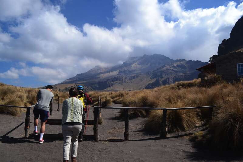 From Mexico City: Hike Iztaccihuatl Volcano with an Alpinist - Who should book this Iztaccíhuatl hike