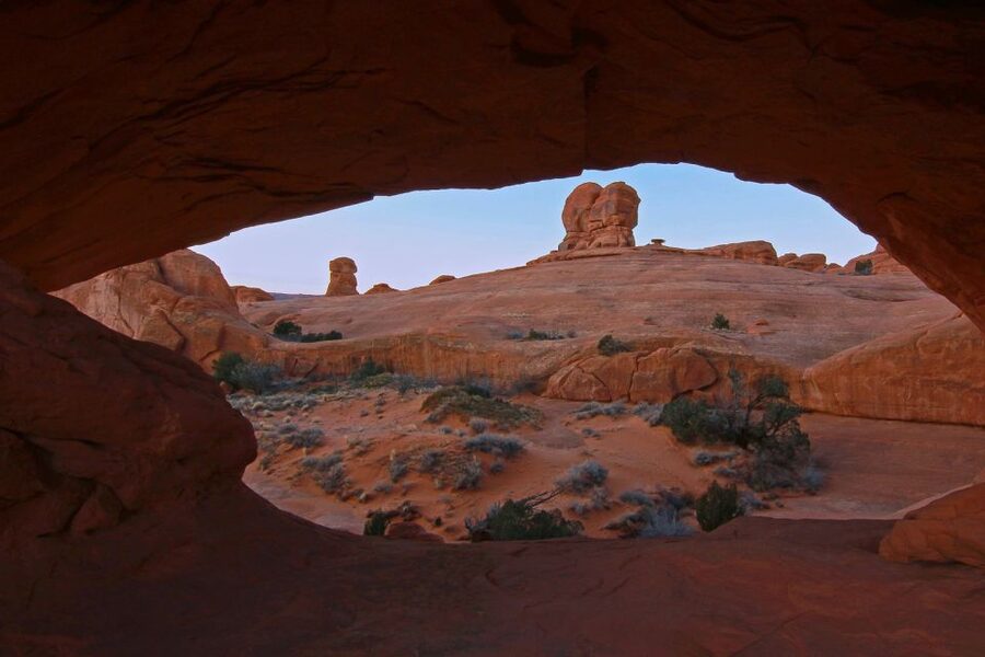 From Moab: Arches National Park 4x4 Drive and Hiking Tour - A picnic lunch before the rough roads