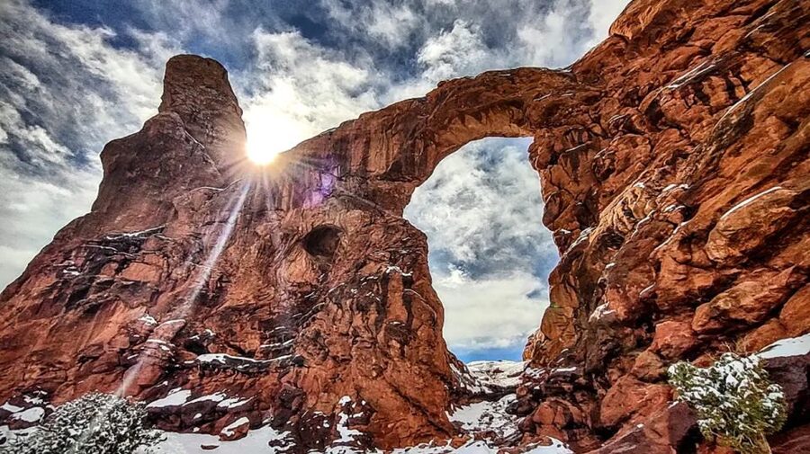 From Moab: Arches National Park 4x4 Drive and Hiking Tour - The 4x4 ride into quieter Arches