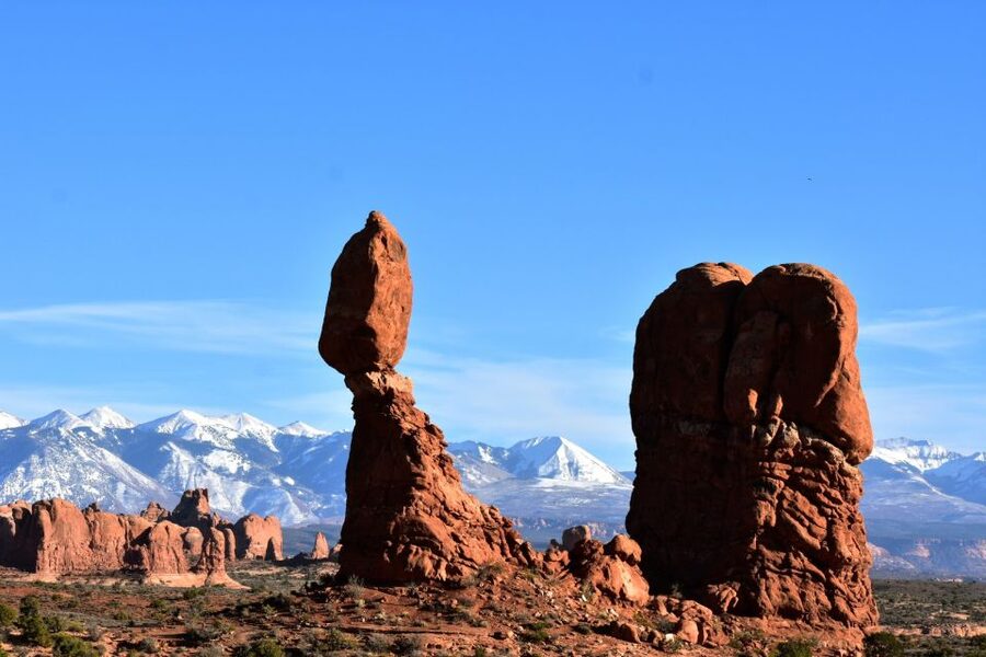 From Moab: Arches National Park 4x4 Drive and Hiking Tour - Tower Arch, Eye of the Whale, and the Marching Men
