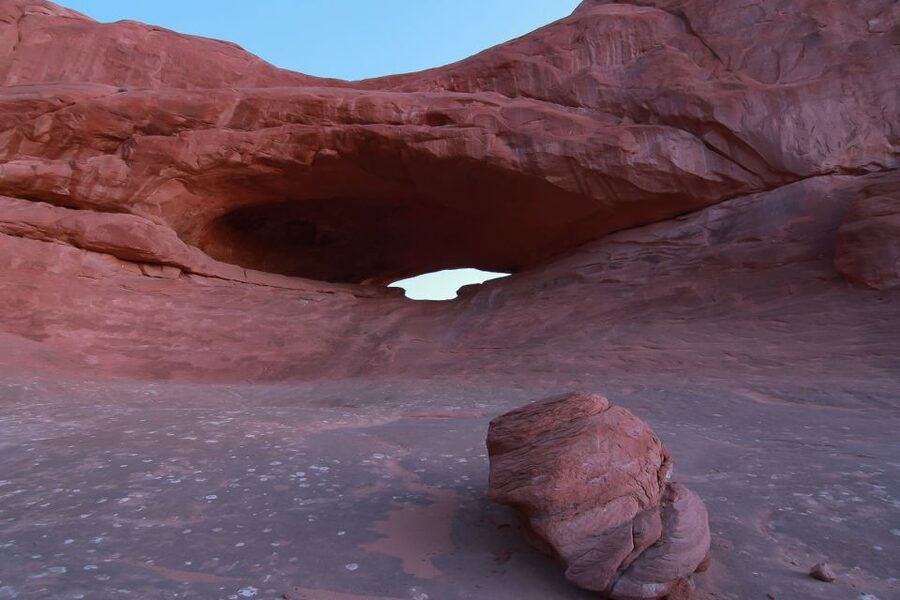 From Moab: Arches National Park 4x4 Drive and Hiking Tour - Dinosaur tracks and an old cowboy trail