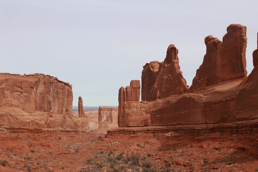 From Moab: Arches National Park 4x4 Drive and Hiking Tour - Guides, flexibility, and hiking pace