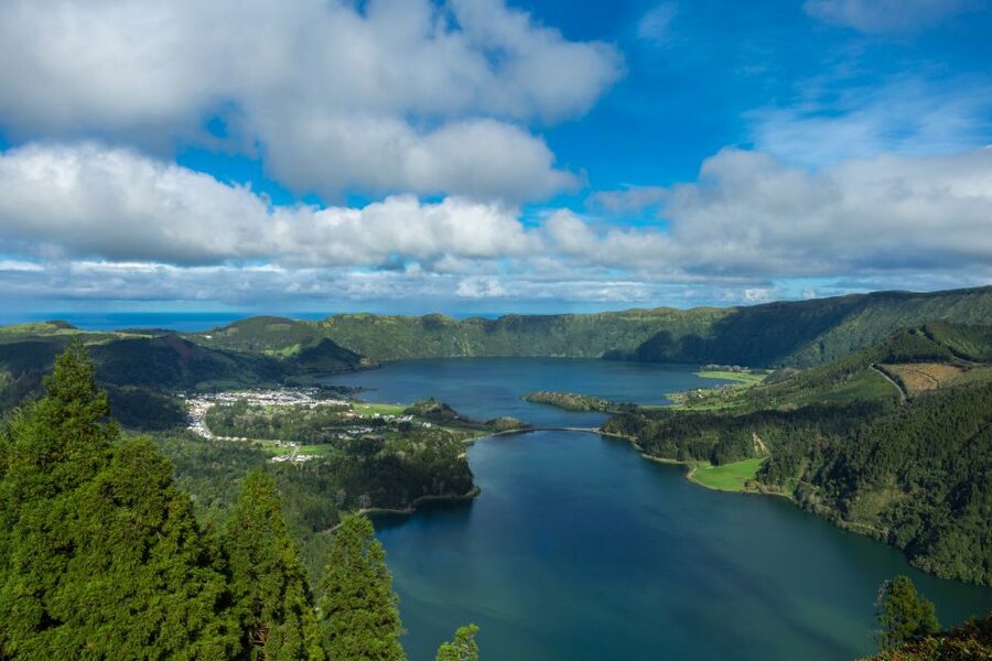 From Ponta Delgada: Vista do Rei to Sete Cidades Guided Trek - Starting above the Sete Cidades crater