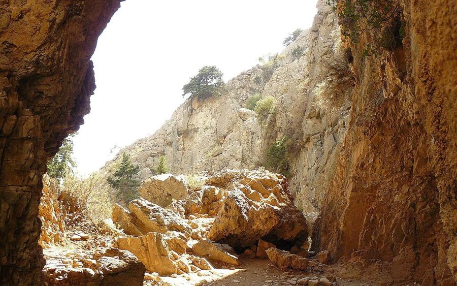 From Rethymno/Chania: Imbros Gorge Hike - The history behind the cliffs