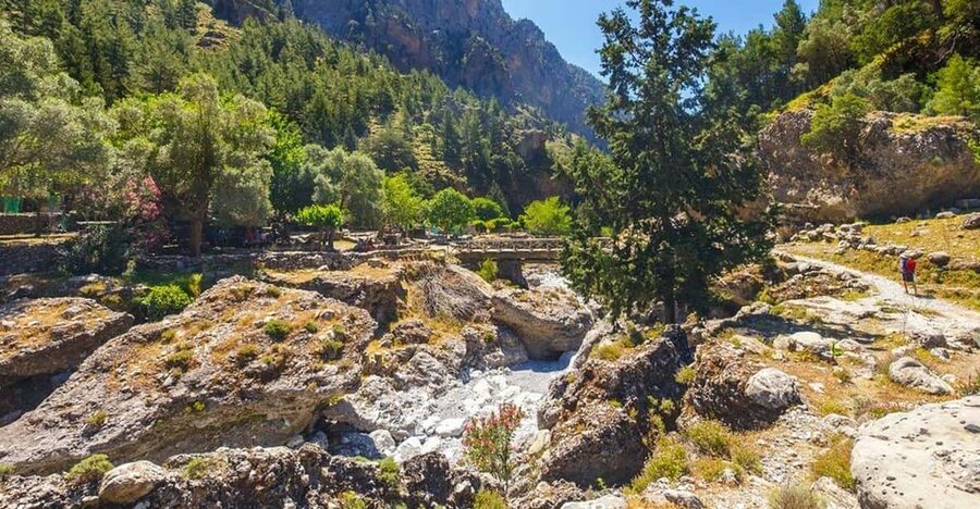 From Rethymno: Samaria gorge with Professional Hiking Guide - The early start and the ride to the gorge