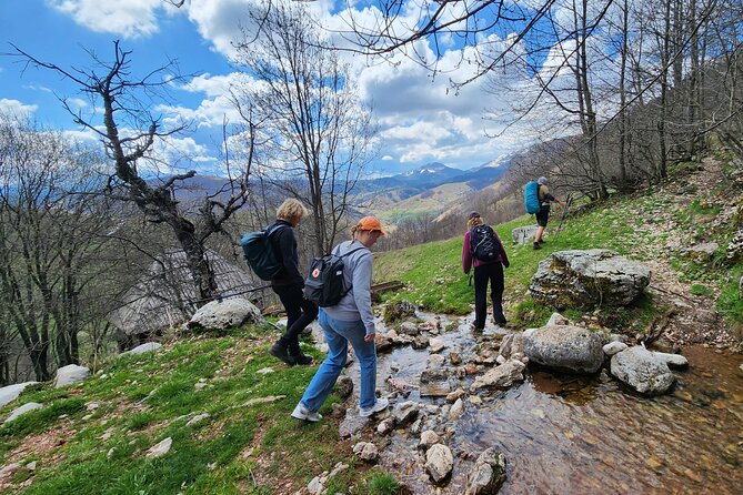 From Sarajevo: Full-Day Hike to Lukomir Village - The return route through Umoljani