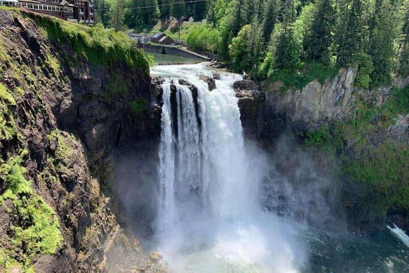 From Seattle: Pacific Northwest Waterfalls & Hiking Tour - Walking through Olallie State Park to Twin Falls