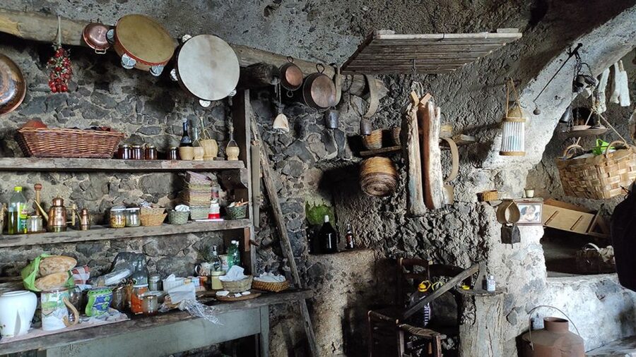 From Sorrento: Path of the Gods Hike with Tasting Stop - What the guide adds to the experience