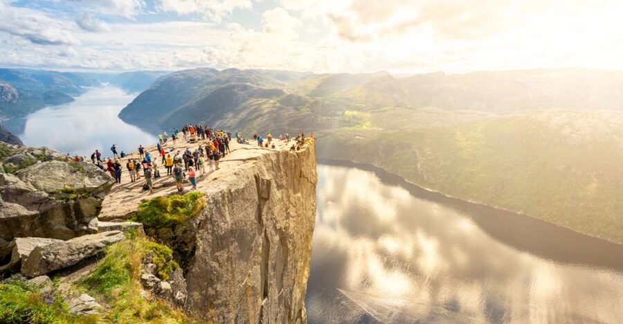 From Stavanger: Pulpit Rock Guided Hike with Pickup - Who should book this hike?