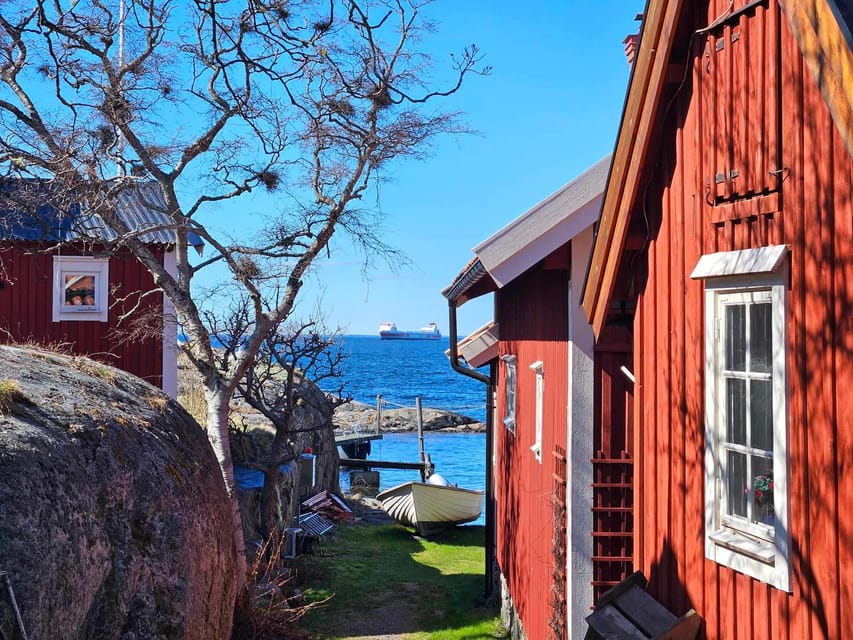From Stockholm: Archipelago Hike to Landsort Lighthouse - A guide-led walk with room for questions