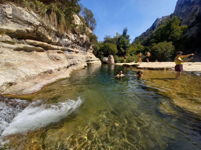 From Syracuse: Cavagrande Natural Reserve Guided Trek - What the guide adds to the walk