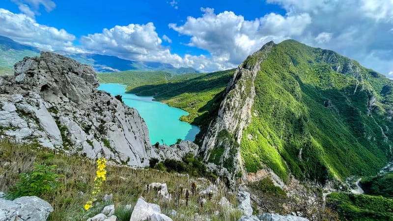 From Tirana: Hike on Gamti Mt & Bovilla Lake on Land Rover - Bovilla Lake and the fifteen-minute view