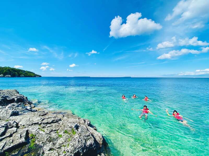 From Toronto: Bruce Peninsula Guided Hiking Day Trip - Prepare for a full day outdoors