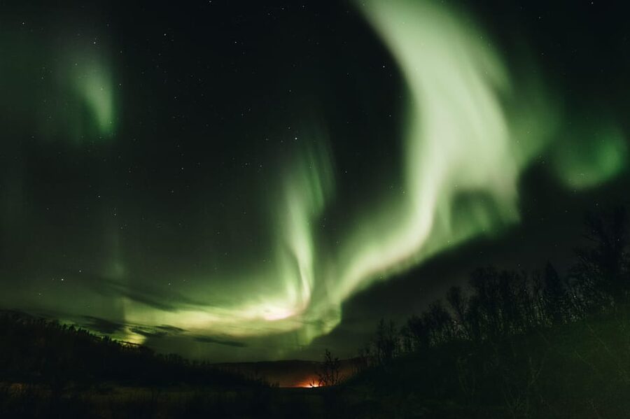 From Tromsø: Aurora Snowshoe Hike - Why the small group changes the evening