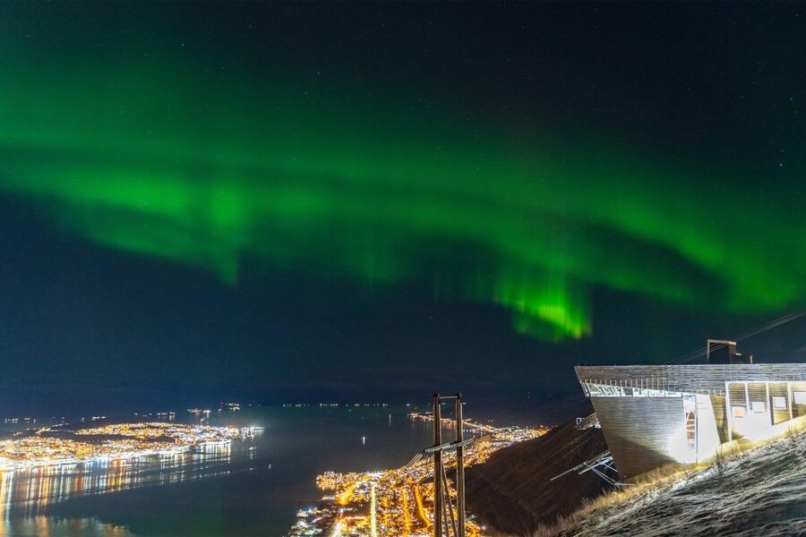 From Tromsø: Evening Fjellheisen Snowshoe Hike and Cable Car - Why this Tromsø evening works