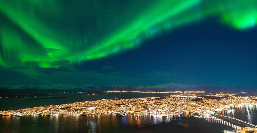 From Tromsø: Evening Fjellheisen Snowshoe Hike and Cable Car - Learning to walk in snowshoes