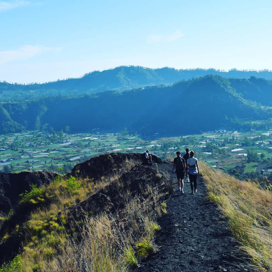From Ubud: Mount Batur Hiking With Hotspring - Climbing Mount Batur in the dark
