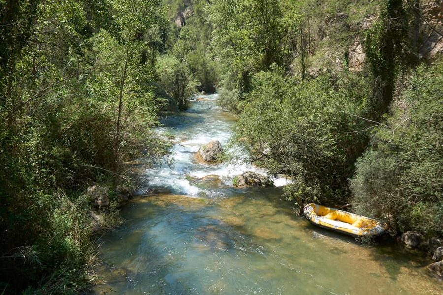 From Valencia: Montanejos Tour with Guided Hike - Two hours by the river, with food on your own