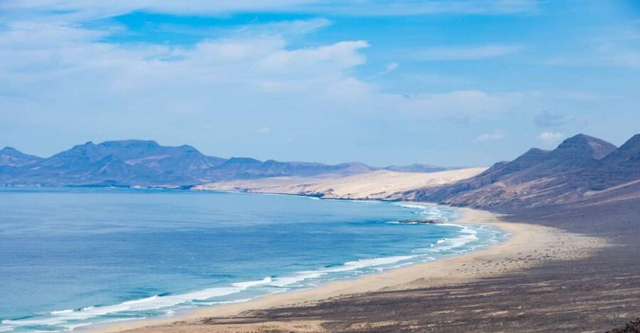Fuerteventura: COFETE HIKING TOUR: Pick up in the SOUTH - Reaching Cofete Beach and El Roque del Moro