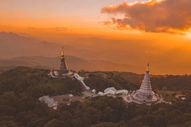Full-Day Doi Inthanon National Park Tour with Trek and Pagodas - Reaching Thailand’s Highest Point