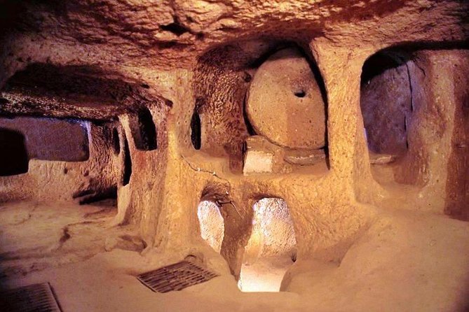 Full-Day Tour in Cappadocia with Ihlara Hiking and Underground City - Kaymakli Underground City goes below the surface