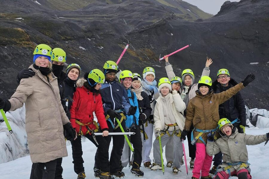 Glacier Hike Experience on Sólheimajökull - Meet on location - Who should book this glacier hike