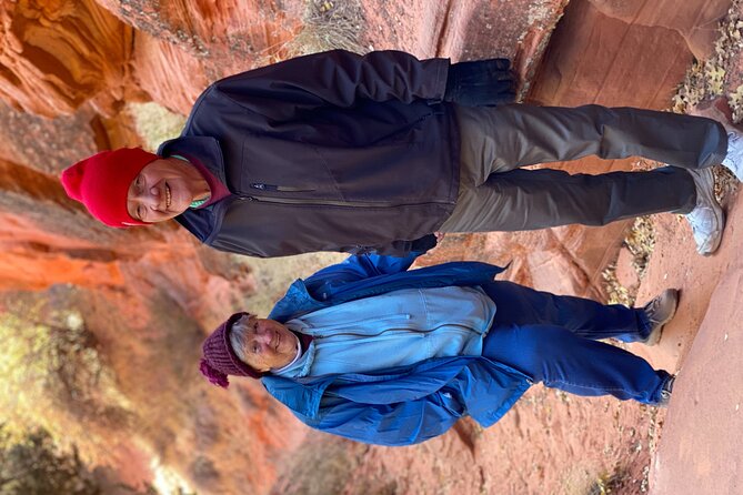 Guided Hike through Peek-a-Boo Slot Canyon (Small Group) - What your guide adds to the sandstone