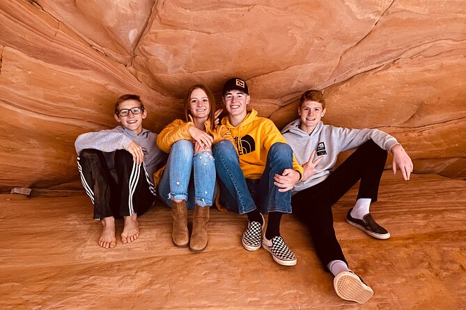 Guided Hike through Peek-a-Boo Slot Canyon (Small Group) - Who should book this hike