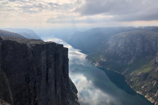 Guided hike to Kjerag and Kjeragbolten - Why Kjeragbolten is worth the hard climb