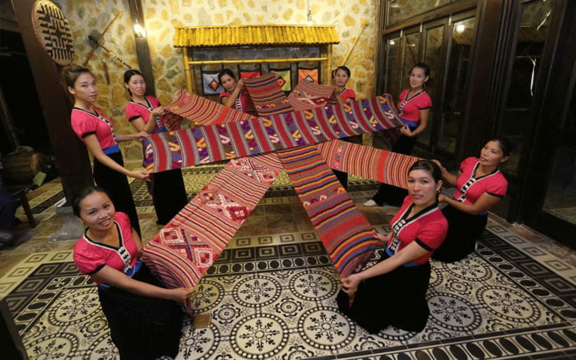 Ha Noi - Mai Chau - Pu Luong 2 Days 1 Night Trekking Tour - Evening food, dancing, and local customs