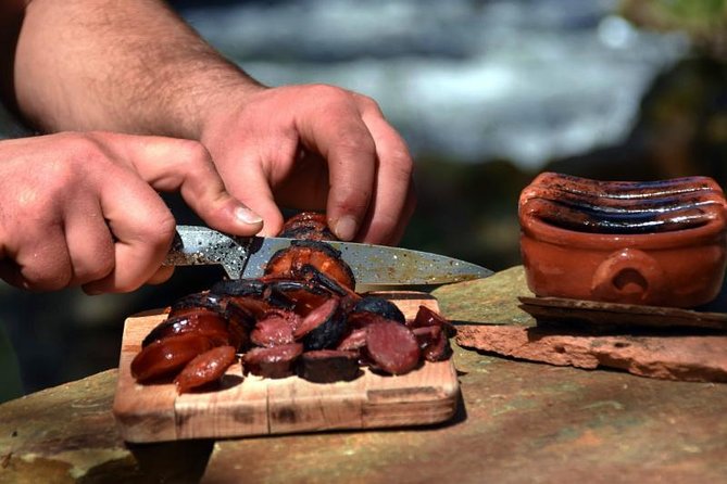 Half-day Hike & Picnic with Dog Love in Porto's Mountains - How hard is the hike?