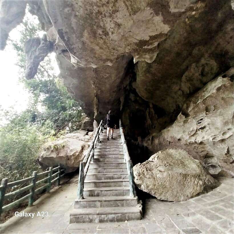 Half Day Hiking to Cat Ba National Park with a Guide - Chua Linh Quang Pagoda brings a slower finish
