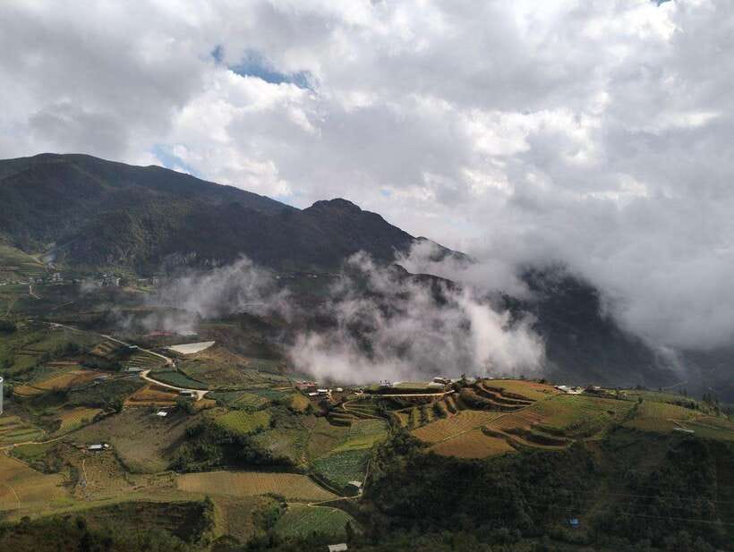 Half Day Sapa Trekking to Visit Lao Chai - Ta Van - Y Linh Ho: the first views open into the valley