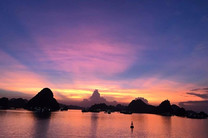 Halong Bay Full Day with Kayaking, Hiking viewpoint, Cave - Deluxe To Luxury - Kayaking or a local bamboo boat