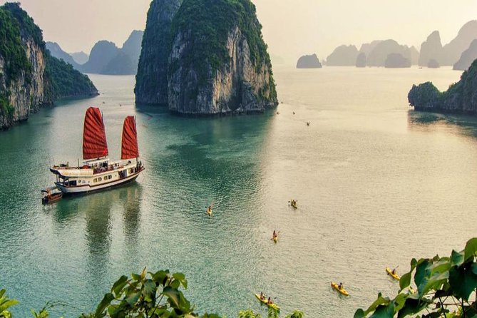 Halong Bay Full Day with Kayaking, Hiking viewpoint, Cave - Deluxe To Luxury - Guide service and the group experience