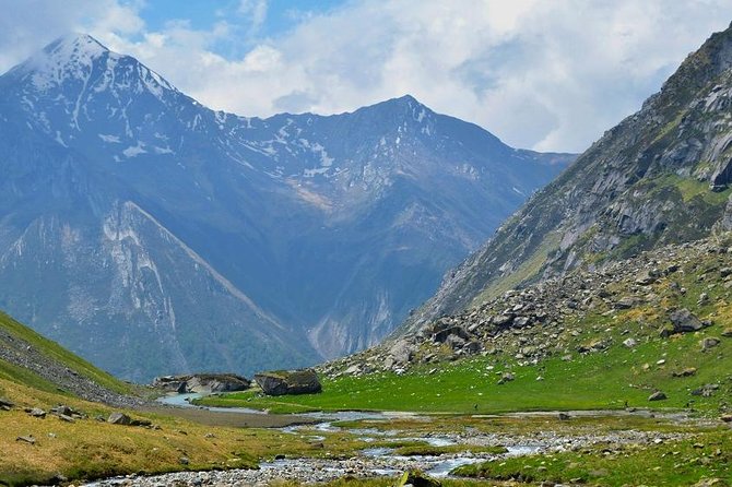Har Ki dun Trek by Himalaya Shelter - Har Ki Dun, a remote valley reached the practical way
