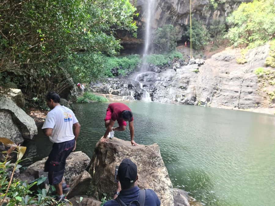 Henrietta: Hiking at the Tamarind Waterfalls - Reaching the first Tamarind cascades