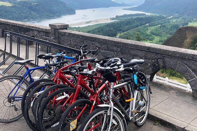 Hike and Bike Tour to Columbia River Gorge Waterfalls - The main event at Multnomah Falls